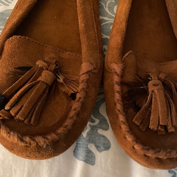 Minnetonka Flat Moccasins - Picture 2 of 5